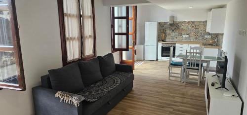 Central Puerto de la Cruz Getaway - Walk to Everything