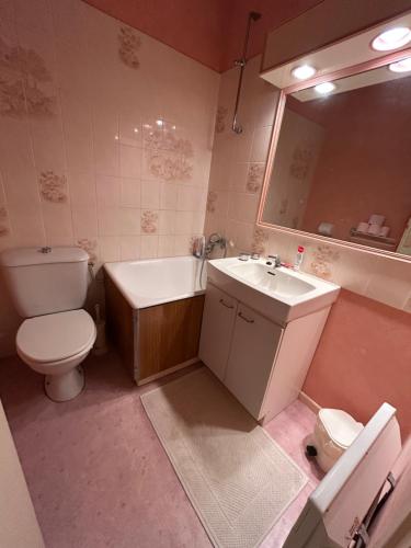 Koupelna v ubytování Appartement avec terrasse, vue panoramique