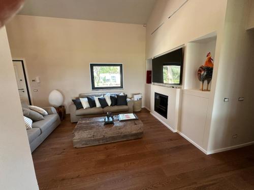 Posezení v ubytování Wonderful brand new Villa with swimming pool in Capalbio Maremma Tuscany