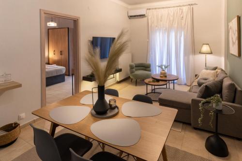 Central Chic Thessaloniki apartment with Balcony