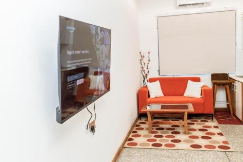 Μια τηλεόραση ή/και κέντρο ψυχαγωγίας στο East Legon Serenity Stay