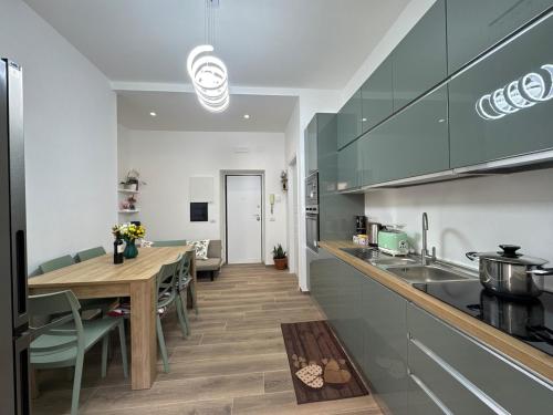 Colosseo-Torre Maura Modern Double Rooms Private EnSuite, WiFi & AC near Metro C