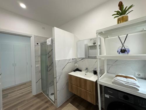 Colosseo-Torre Maura Modern Double Rooms Private EnSuite, WiFi & AC near Metro C