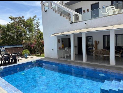 Piscina a Villa Fatou o a prop