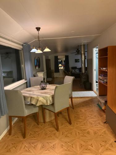 Kuchyň nebo kuchyňský kout v ubytování Huset nært blåisvannet