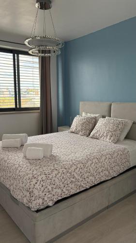 Riverside Luxe 1BR Retreat in Expo