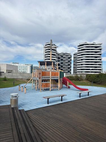 Riverside Luxe 1BR Retreat in Expo