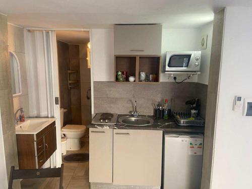 Η κουζίνα ή μικρή κουζίνα στο Caramel