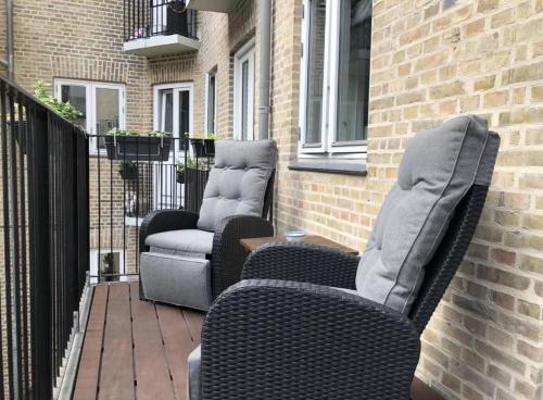 Een zitgedeelte bij Quiet room in lively area with helpful Host!