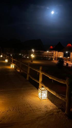 ภาพในคลังภาพของ Nomads Heaven ในDisah