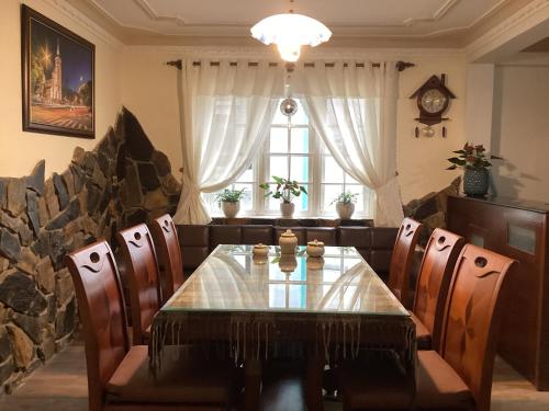 Χώρος καθιστικού στο Home Nguyên Căn Trung Tâm Dalat -Thiên Thanh House