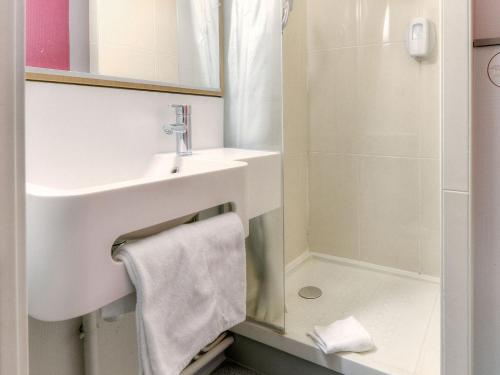 Bagno di B&B HOTEL Salon de Provence