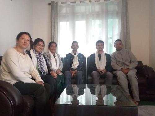 Επισκέπτες που μένουν στο Ghising Newas Homestay