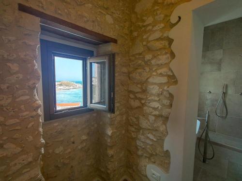 Bilik mandi di Suite Mare Selene - Il Monastero Sul Mare
