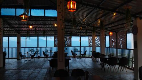 Φωτογραφία από το άλμπουμ του Varlaxmi Vatika σε Ranikhet