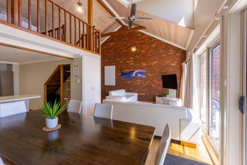 Gallery image of Angourie BAY Villa - Unit 1 in Yamba