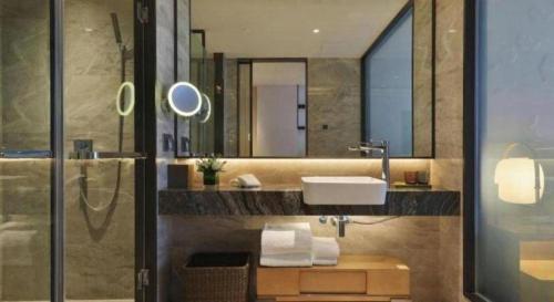 Bilik mandi di Zhejiang Cloud Mountain Deefly Hotel