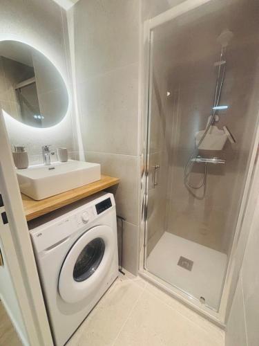 Charmant Studio Clévacances 2 étoiles - pour 2 personnes - VUE PLAGE, MER et CLIM