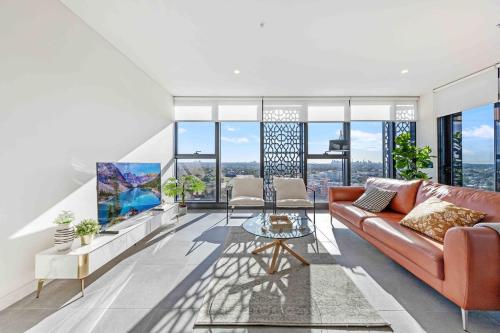 Stylish & Spacious 3BR APT in Homebush with GYM