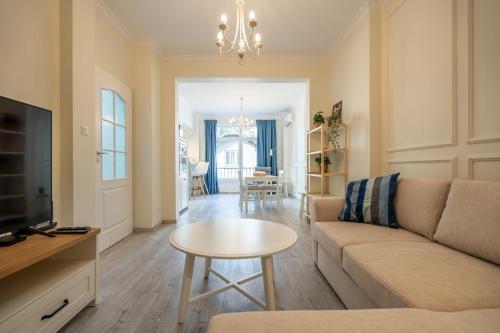 Stylish & Funcional 1 BDRM apt in Sofia's heart