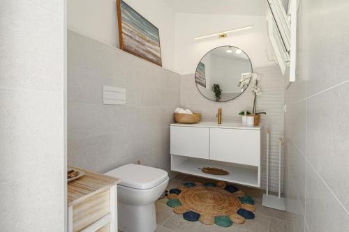 Bilik mandi di Villa Leone con piscina privata
