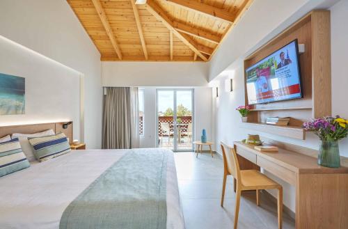 Ένα ή περισσότερα κρεβάτια σε δωμάτιο στο Mystery Skiathos Luxury Residence