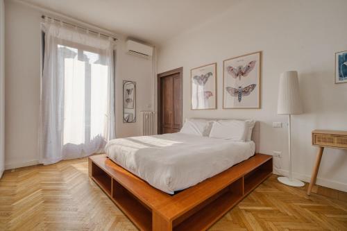 Your Sunny Milan Getaway in Porta Venezia dist...