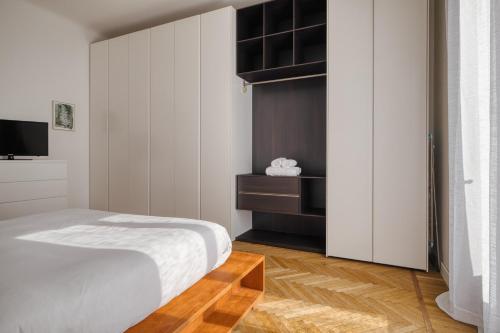 Your Sunny Milan Getaway in Porta Venezia dist...