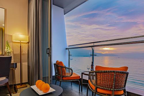 Le Sands Oceanfront Danang Hotel — Sea view