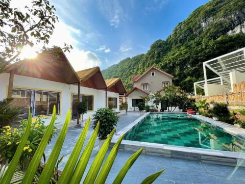 Nespecifikovaný výhled na hory nebo výhled na hory při pohledu z hotelu