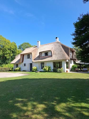 La Grange des Prés, Chaumière 8 personnes vue Mer!