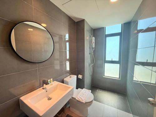 Et badeværelse på Newston Family City View 2 Bedrooms