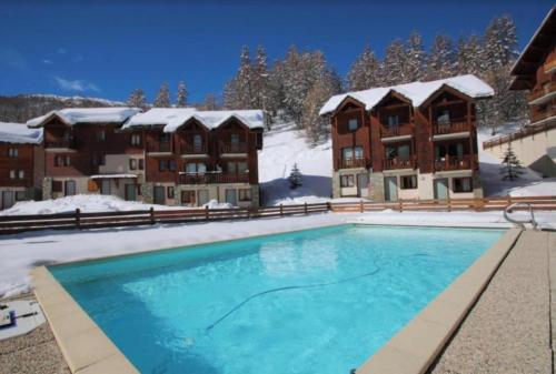 Swimmingpoolen hos eller tæt på Appart 6 pers à 1800m, vue superbe, ski aux pieds