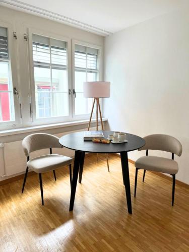 Central Old Town apartment 10 min to Mainstation with washer & dryer