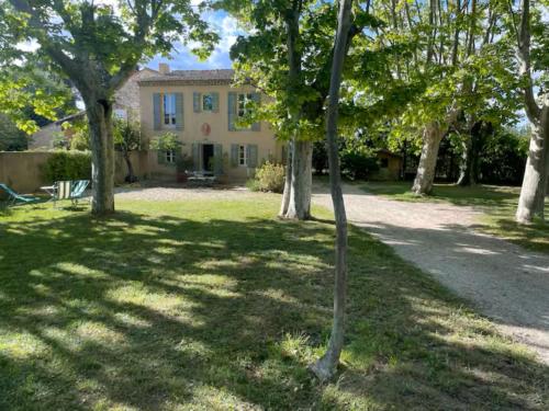 Villa des Platanes - Maison provençale avec jardin, parking & barbecue au cœur du vignoble du Château de Barbebelle Rognes - Proche Aix-en-Provence - 6 personnes