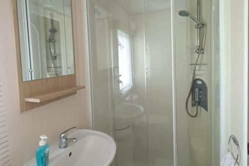 Ένα μπάνιο στο 3 Bed Sleeps 6 Parking