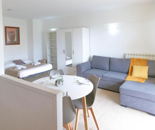 Huge Terrace close to the beach and the palais -Clim- Terrace- BENAKEY