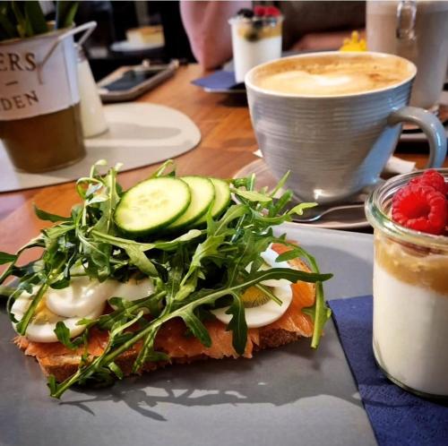 Φαγητό σε αυτό το ξενοδοχείο ή κάπου εκεί κοντά