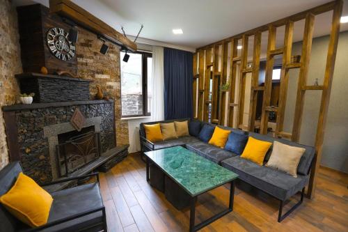 Photo de la galerie de l'établissement Sno Inn Cottage, à Akhalts'ikhe