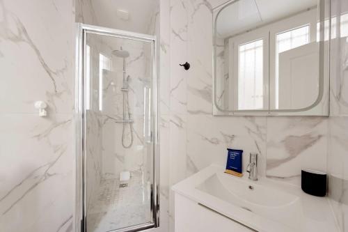 Superb apt a c – 2BR 6P – St Germain-des-Prés