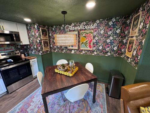 Kuchyň nebo kuchyňský kout v ubytování Kitschy Kottage