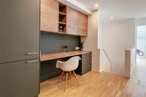Stylish Open-Plan Flat with Swimming Pool by HostWise