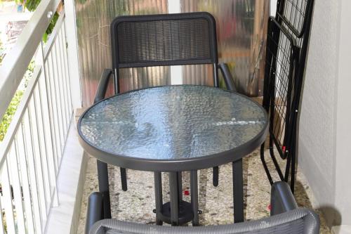 Apartment with Stunning Views - Sleeps 3 & Parking