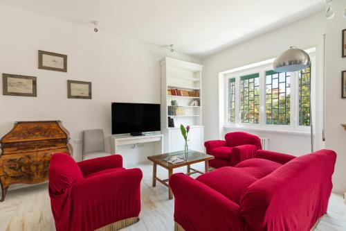 Bright Family 5BR Apartment in Parioli