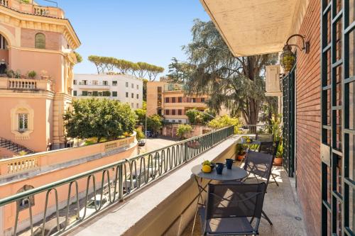 Bright Family 5BR Apartment in Parioli