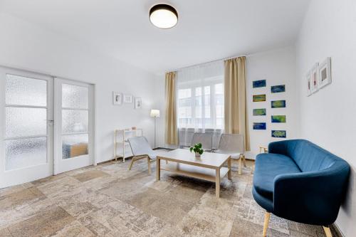 Princ next to President Palace