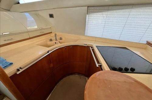 Luxury experience on a 16-meter Azimut yacht