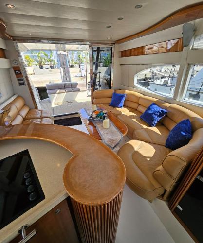 Luxury experience on a 16-meter Azimut yacht