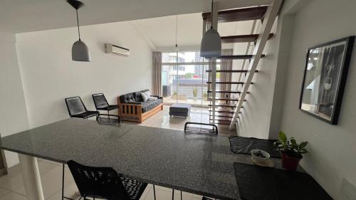 Χώρος καθιστικού στο DrPropiedades 311