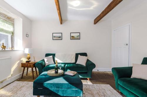 O zonă de relaxare la Beautiful Cottage in Haworth by 53 Degrees Property, Amazing Location, The Perfect Retreat!